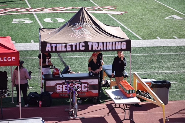 Athletic training tent